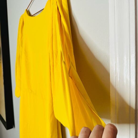 HALSTON HERITAGE Yellow Silky Georgette Cape Sleeve Open Back Mini Dress Size 4 - Picture 6 of 13